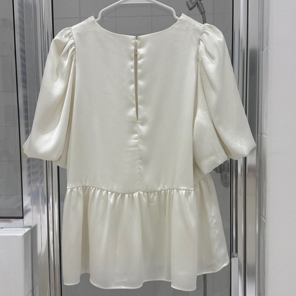 Lilly Pulitzer Blakelynn Elbow Sleeve Top Coconut White puff sleeves top size 6 - Picture 9 of 9